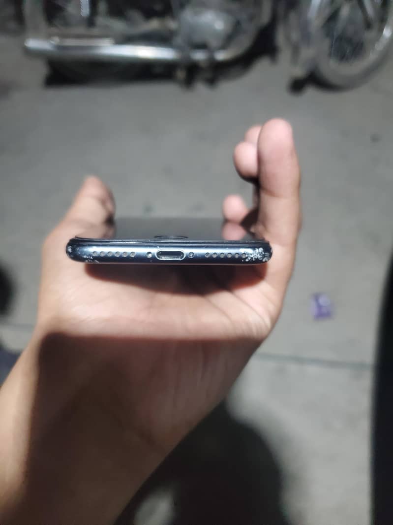 Apple iPhone 7 Plus 4