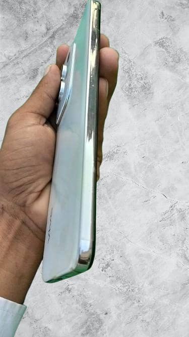 Vivo Y29