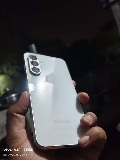 Samsung Mobile A56 5G non pta complete box