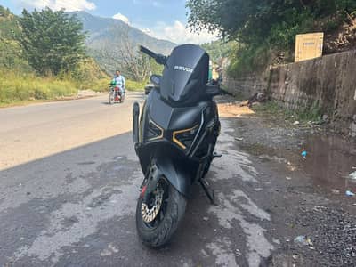 *Revoo E52 2026 | Only 1,600 KM Driven | Urgent Sale**