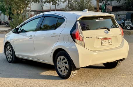 Toyota Aqua S Package 2015 - Karachi Registered 2019