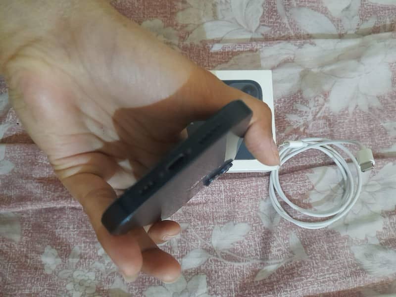 Apple iPhone 13 4