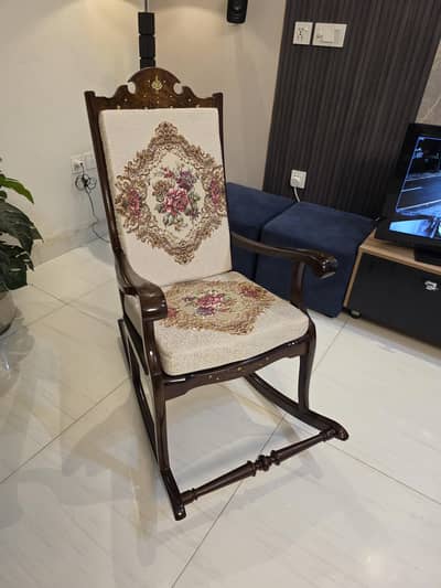 Rocking Chair (schischm wood)