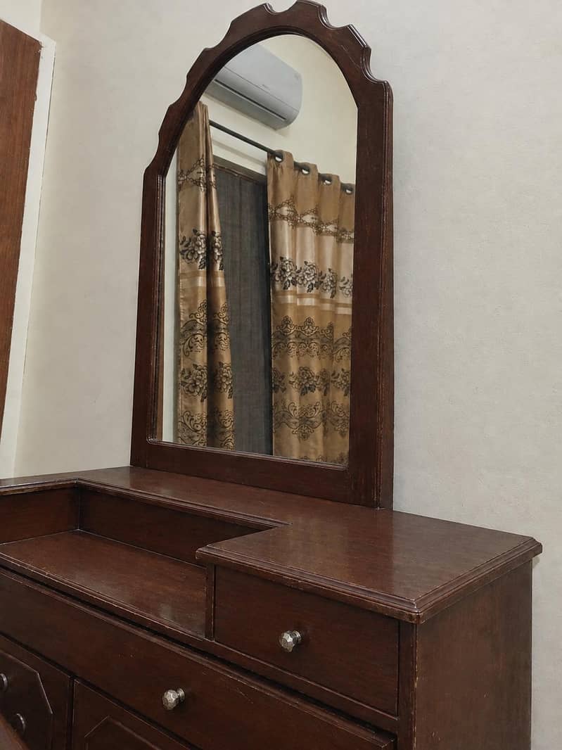 dressing table 1