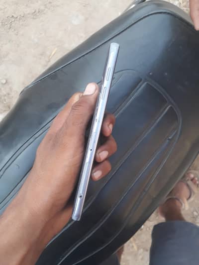 Samsung Mobile J6