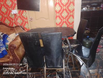 4 chairs 1 dining table