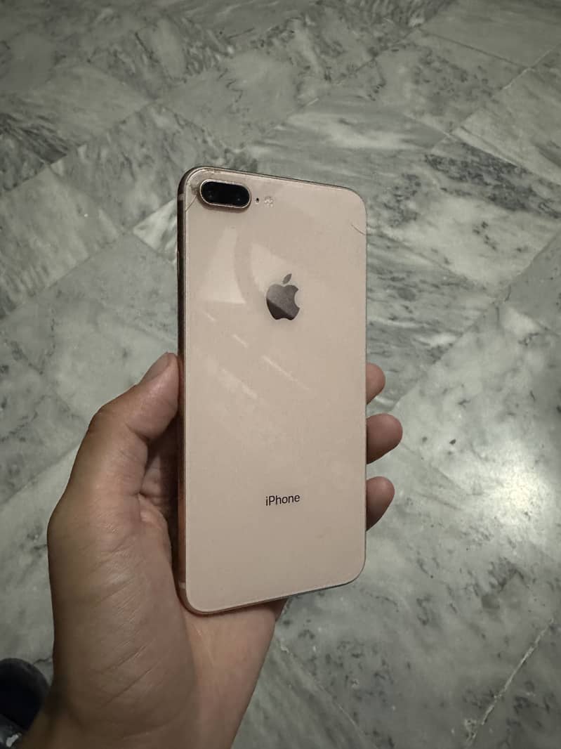 Apple iPhone 8 Plus 1