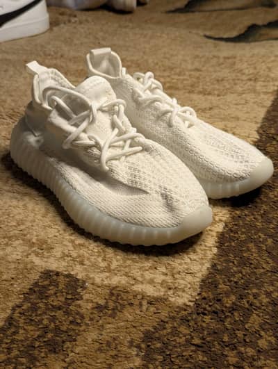 Off-white Adidas Yeezy Boost 350 V2