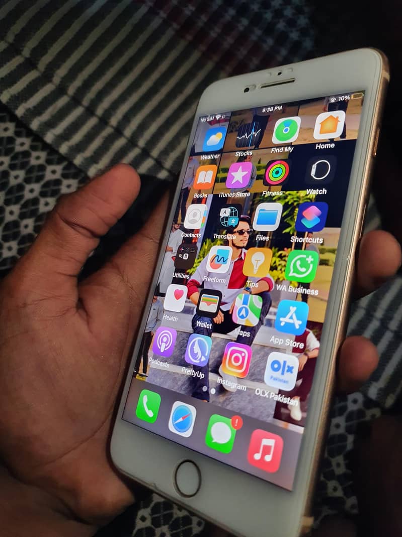 Apple iPhone 8 Plus 5