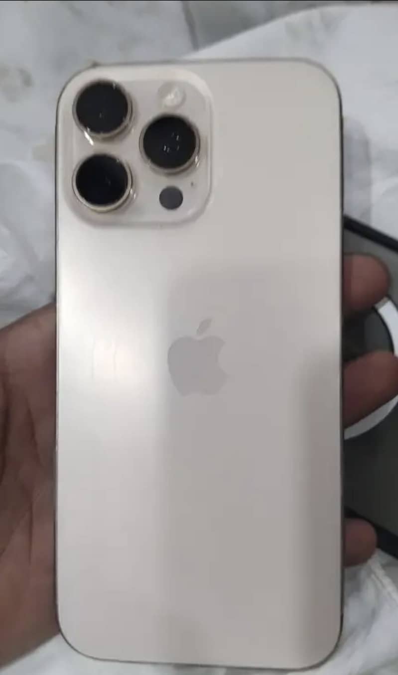Iphone 16 pro max 1