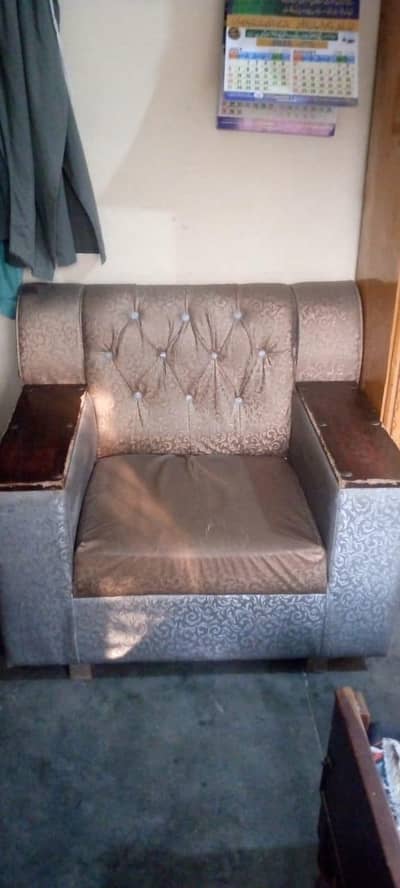 3 seater sofa set urgent sale Sargodha
