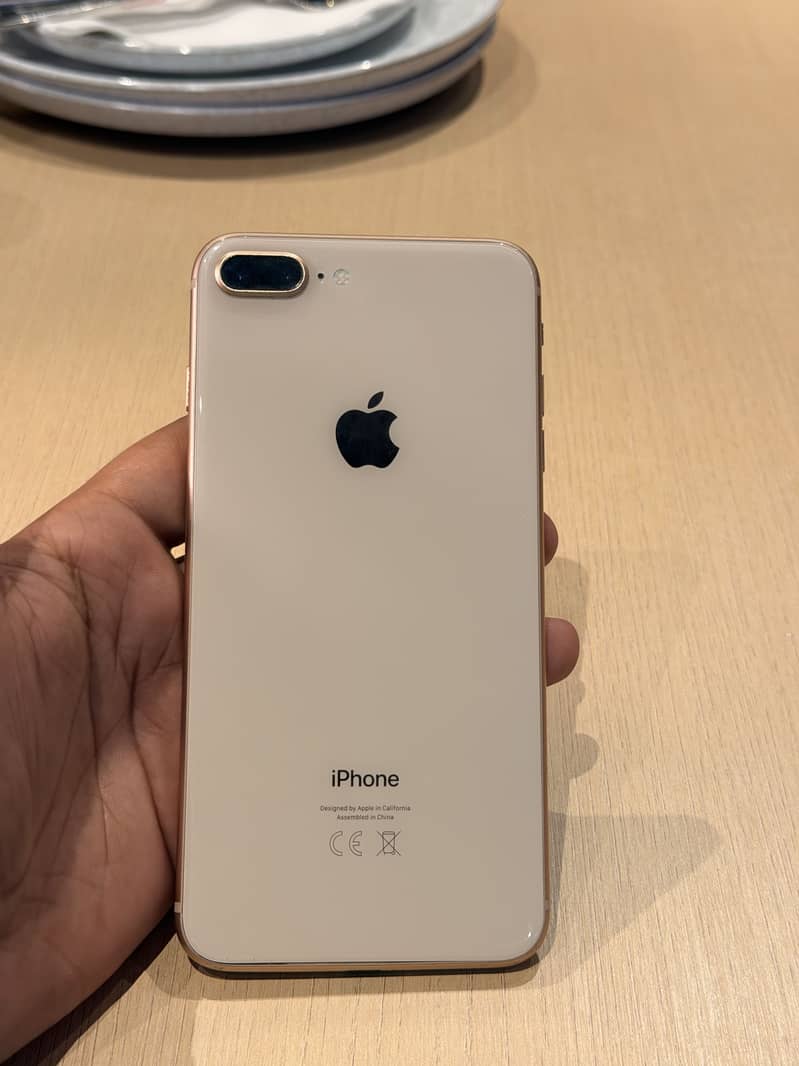 Apple iPhone 8 Plus 1