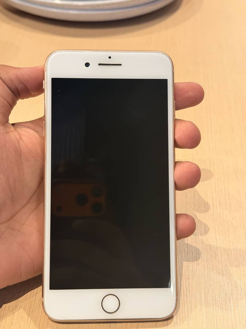 Apple iPhone 8 Plus 2