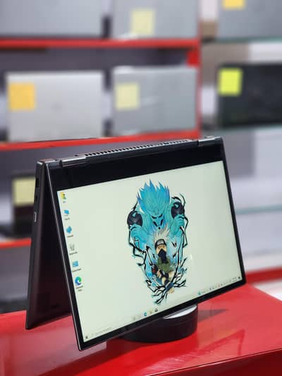 Lenovo yoga 720 4gb graphics card i7 7th HQ Ram 8gb SSD 25gb touch 360