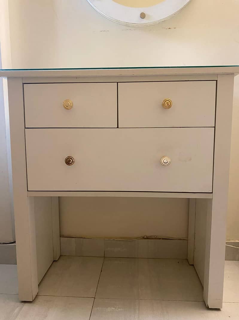 dressing table and mirror 2