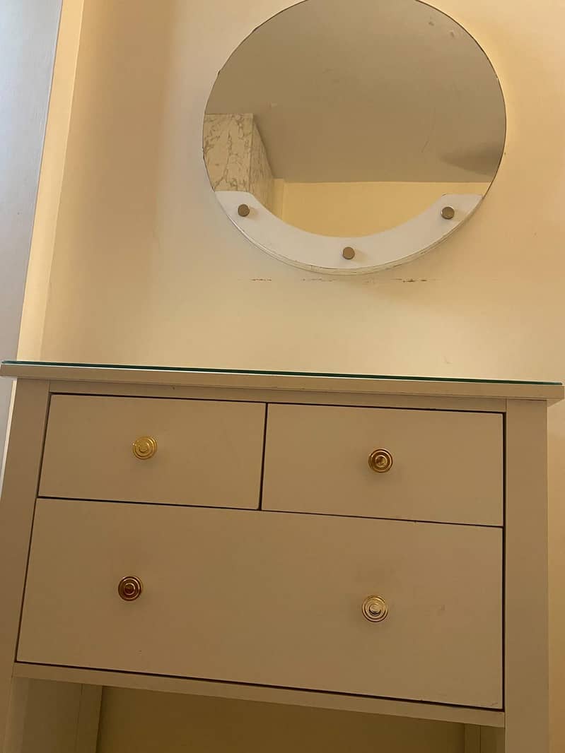 dressing table and mirror 3