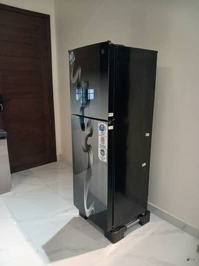 PEL Refrigerator 260L Glass Door 10/10 just like new