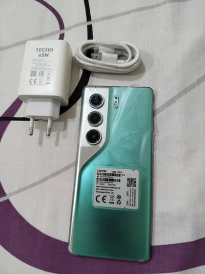 Tecno CAMON 40 Pro