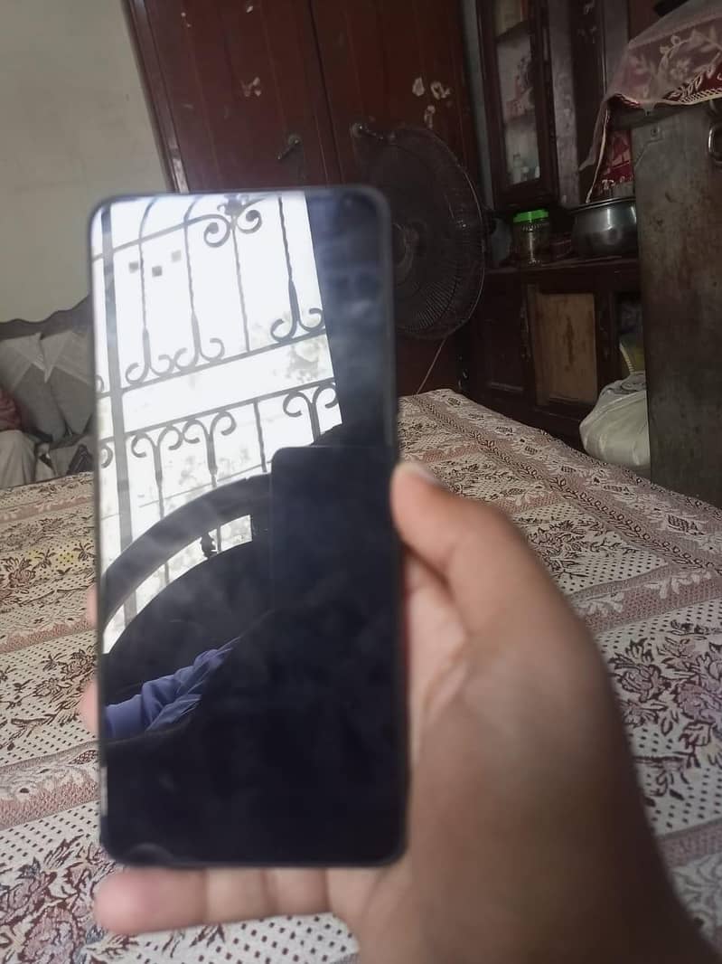 Realme C75 1