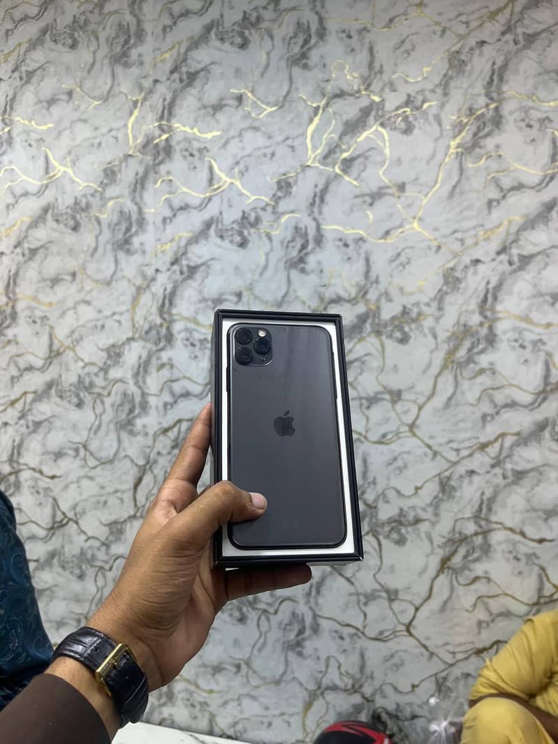 Apple iPhone 11 Pro Max 1