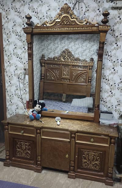 chinot Wood