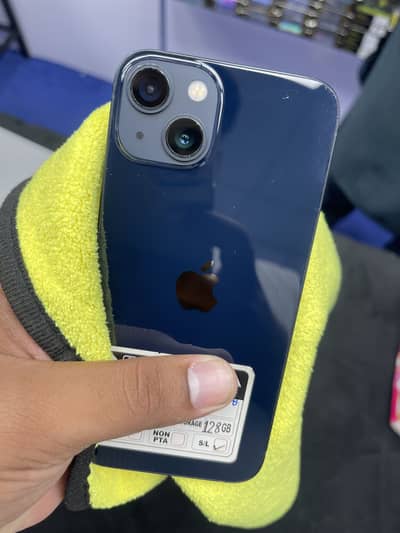 Apple iPhone 13