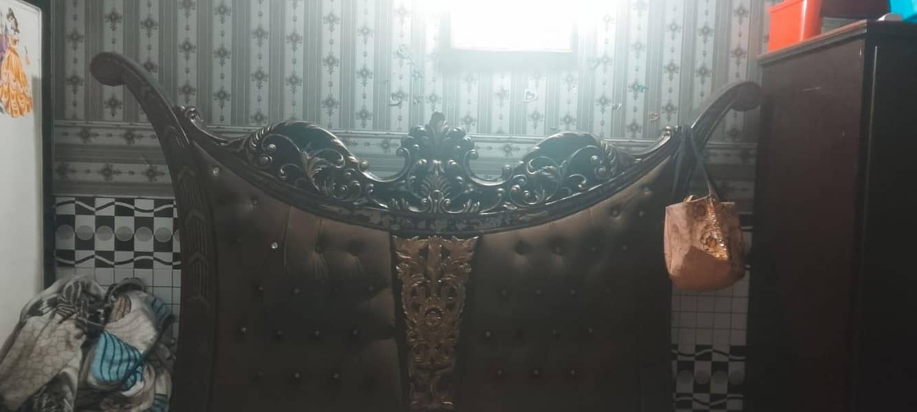 queen bed 3