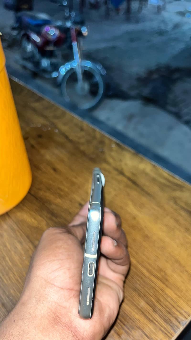 Google Pixel 7 4
