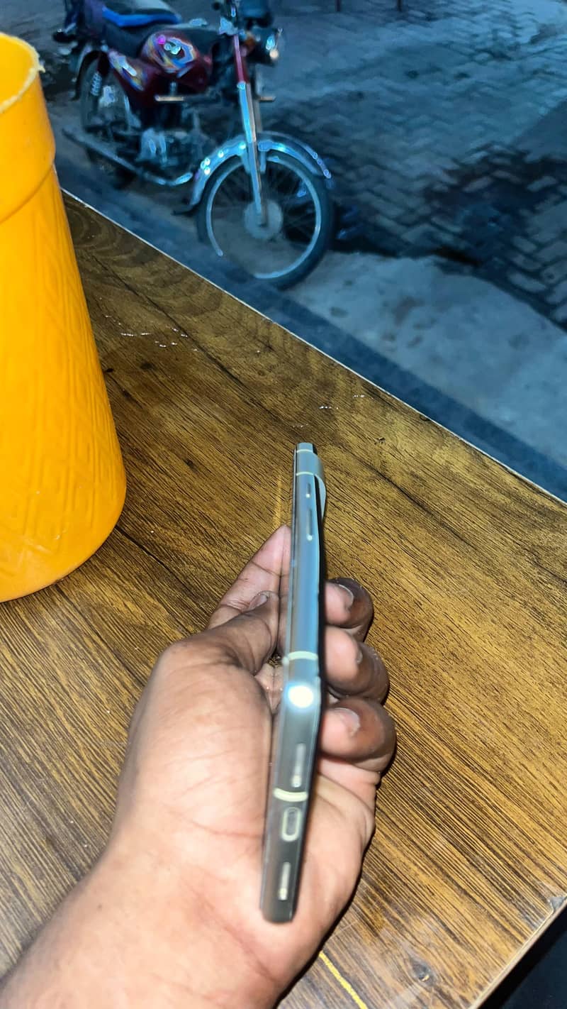 Google Pixel 7 5