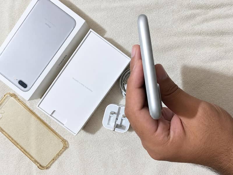 Apple iPhone 7 Plus 5