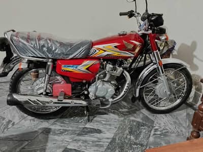 Honda 125 lush bike 2025model condition 10/10 with all clear documents