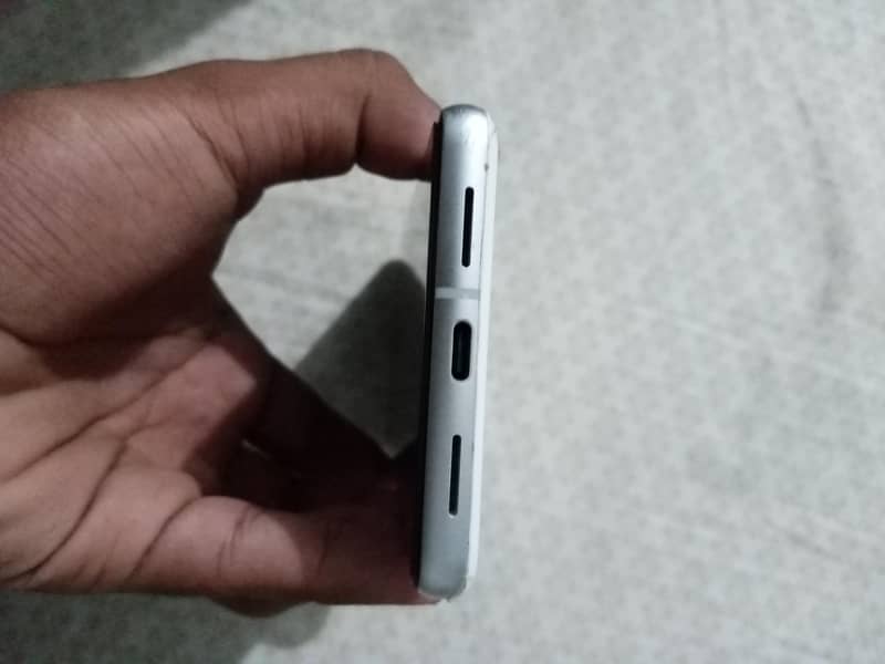 Google Pixel 7 4