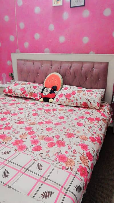 Bed set urgent sale