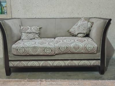 7 seater sofa set with complete items