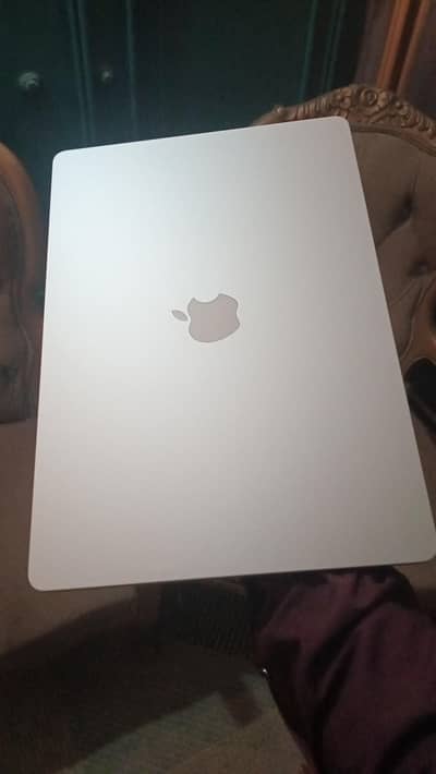 macbook air m4 15inchs | 32gb/512gb | 100 health | 5 cycle