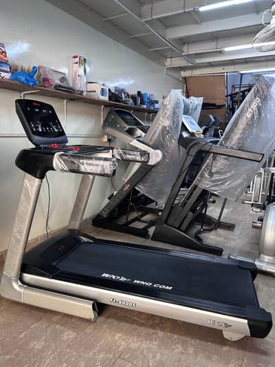 Exercise ( wing WNQ F1-6000S Treadmill) 150 kg weight supported