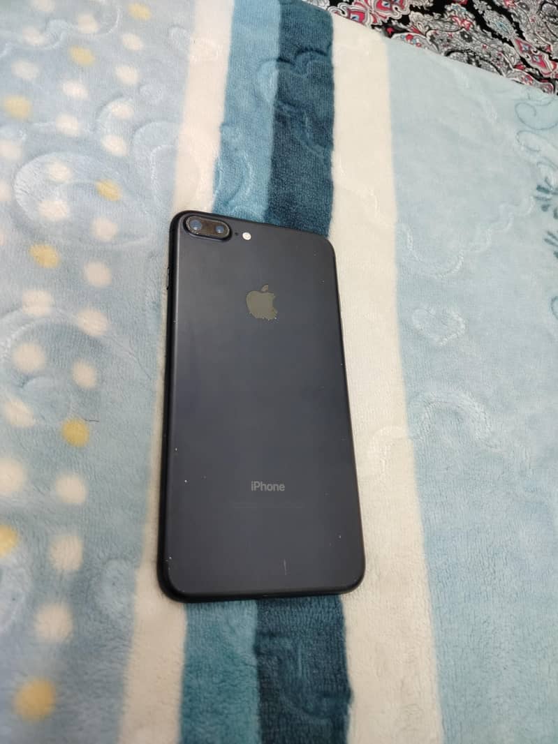 Apple iPhone 7 Plus 1