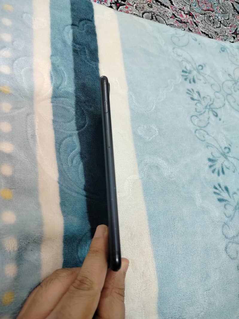 Apple iPhone 7 Plus 2