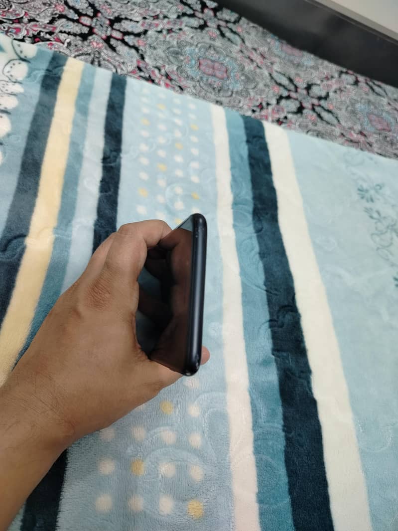 Apple iPhone 7 Plus 5