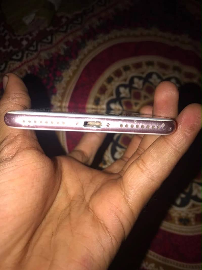 Apple iPhone 7 Plus 4