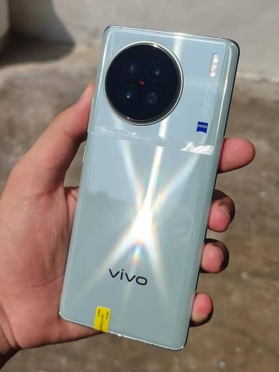 Vivo X90s