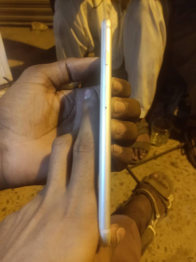 Apple iPhone 7 Plus 3