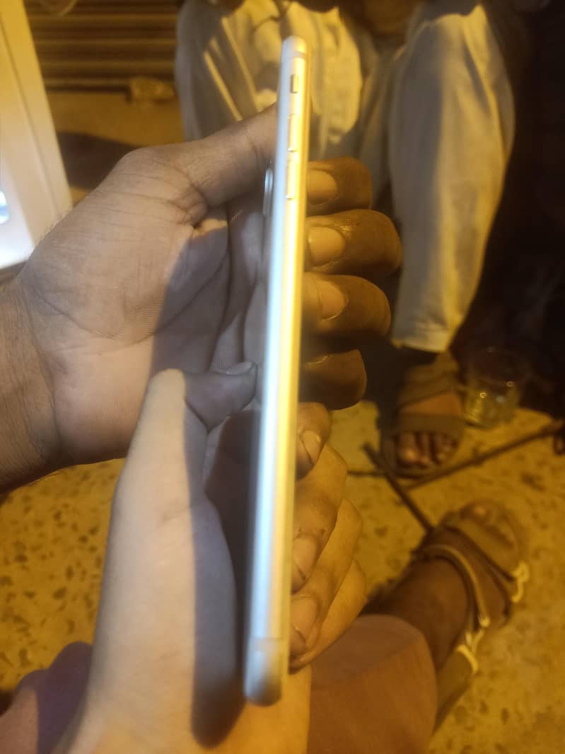Apple iPhone 7 Plus 5