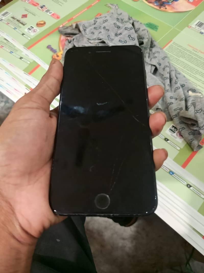 Apple iPhone 7 Plus 6