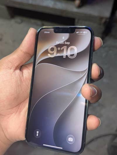 Apple iPhone 13