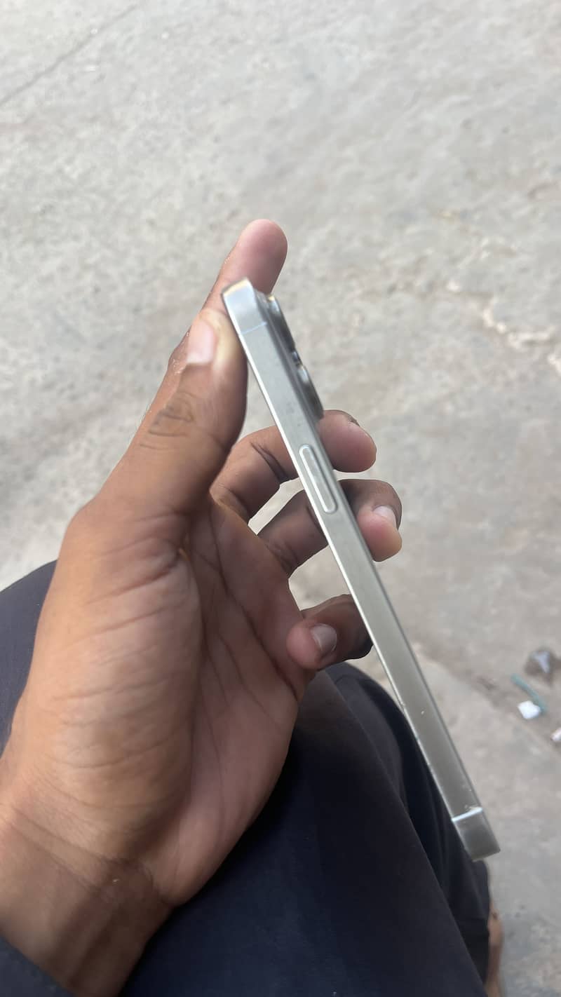 Apple iPhone 15 plus 1