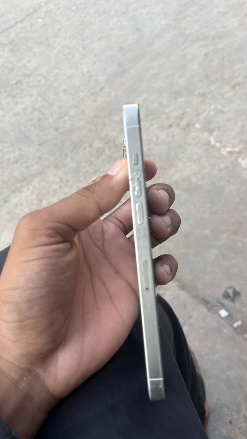 Apple iPhone 15 plus 3