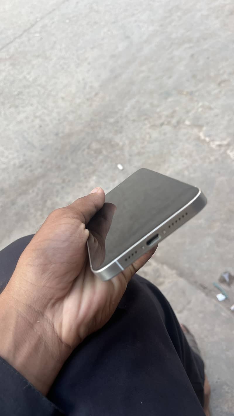 Apple iPhone 15 plus 5