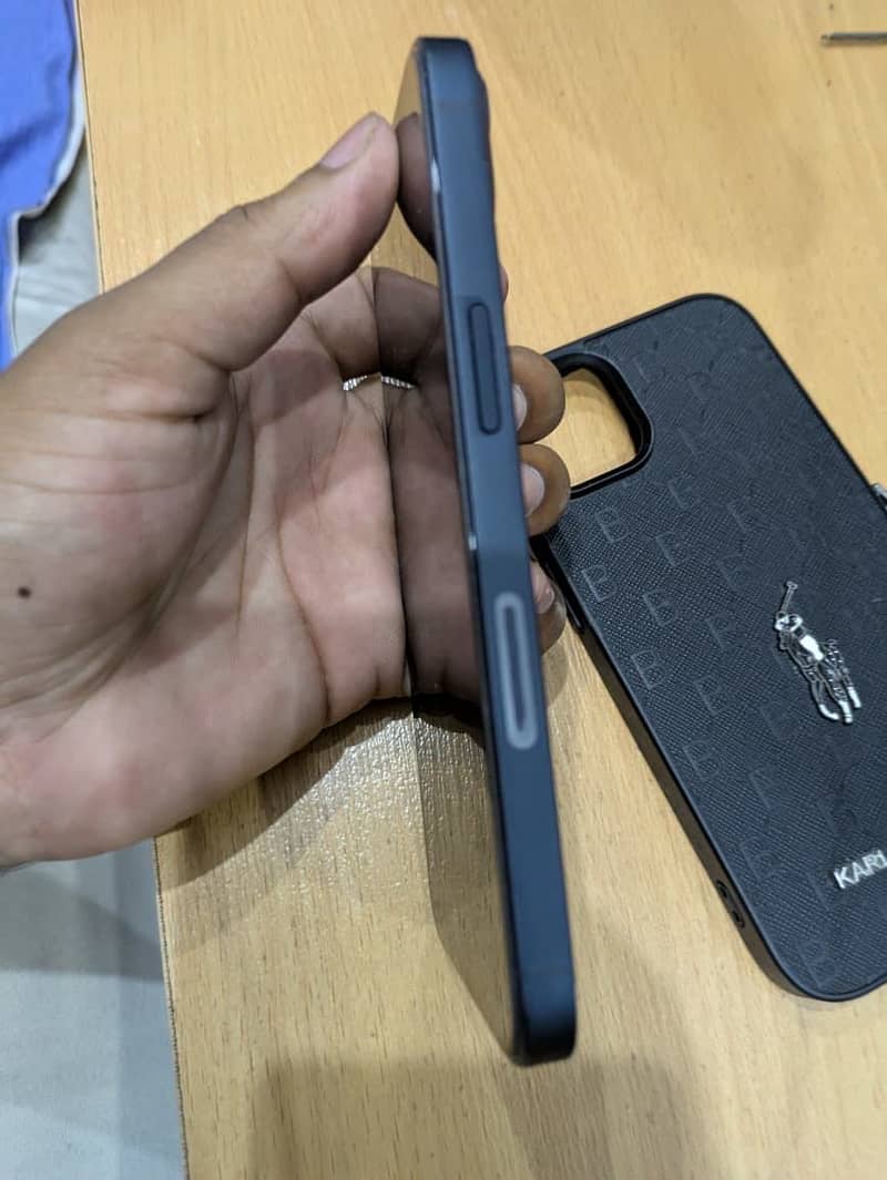 Apple iPhone 13 4