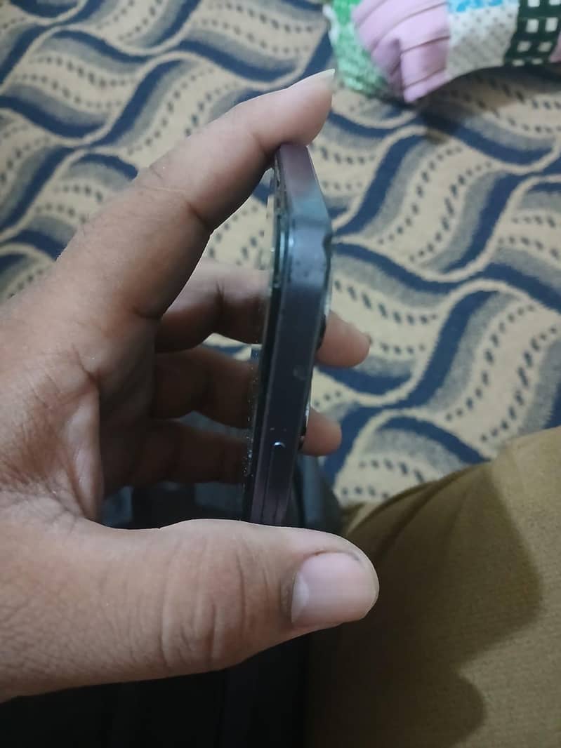 Realme Note 60 4